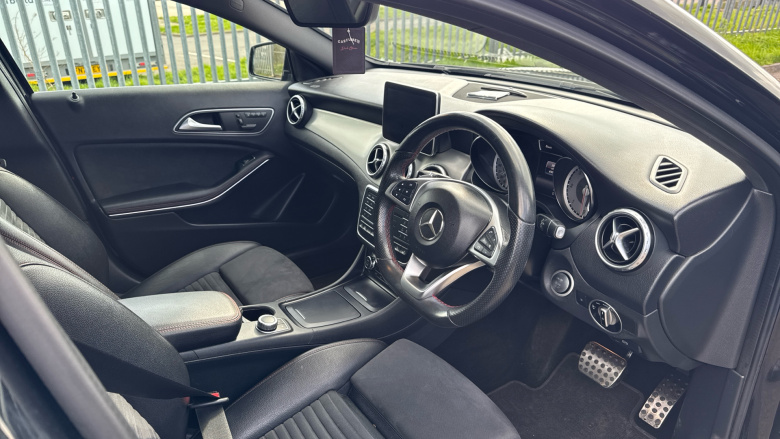 Mercedes-Benz GLA 220d 4Matic AMG Line 5dr Auto [Prem Plus] Diesel Hatchback